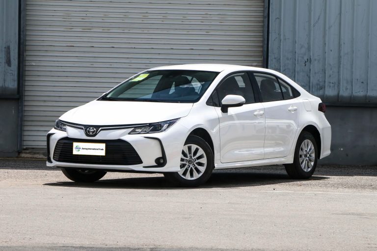 Toyota Corolla-a Compact SUV with Gas-Electric Hybrid,5-Seater Sedan