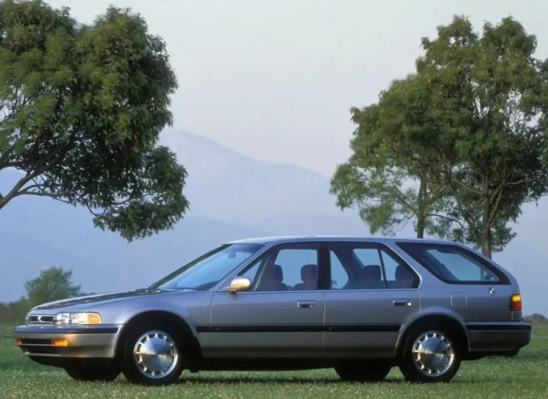 One of the most successful cars in Honda’s history! Have you seen a 1991 Honda CRX Si?