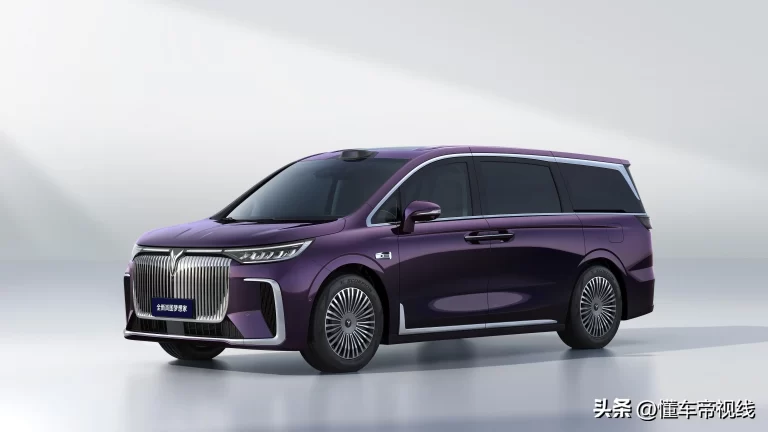 The new car | is equipped with eight screens, carrying the Hongmeng cabin, and the new Lantu Dreamers real car interior is released