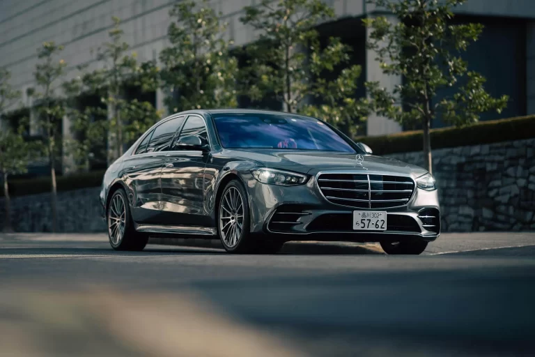 Can the situation be reversed? The new generation of Mercedes-Benz S-Class will offer fuel/pure electric power